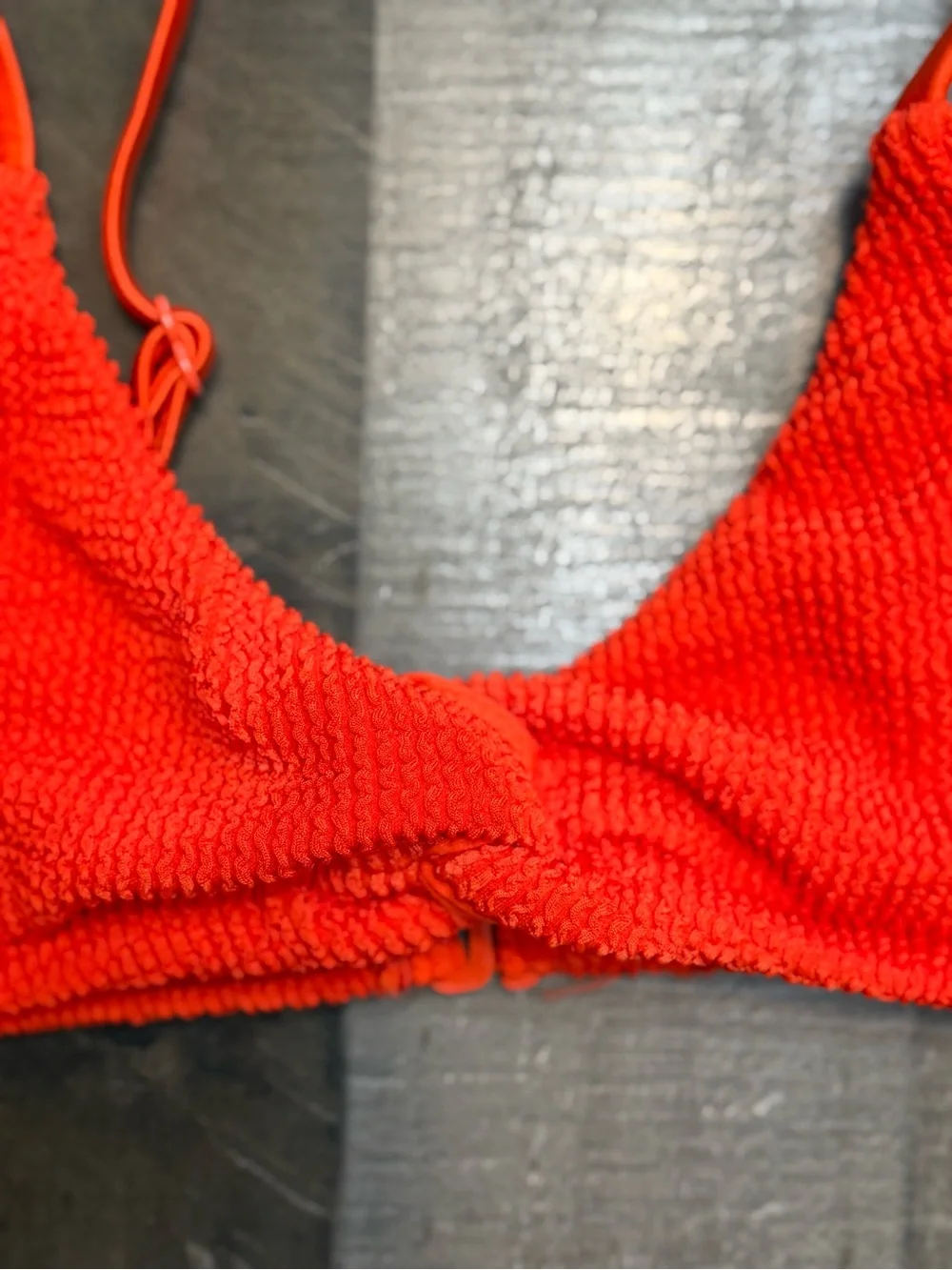 Good American Poppy Red Textured Bikini Top size 2/medium
